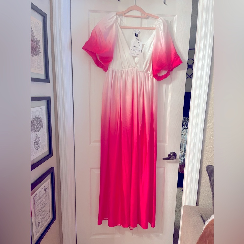 STUNNING DRESS byDELFI